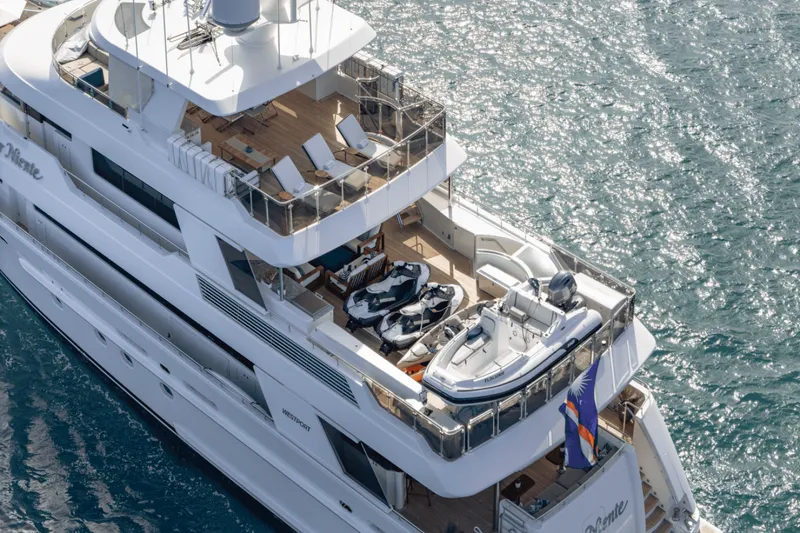 Slide: The Image of Westport 40M 2014 - 19
