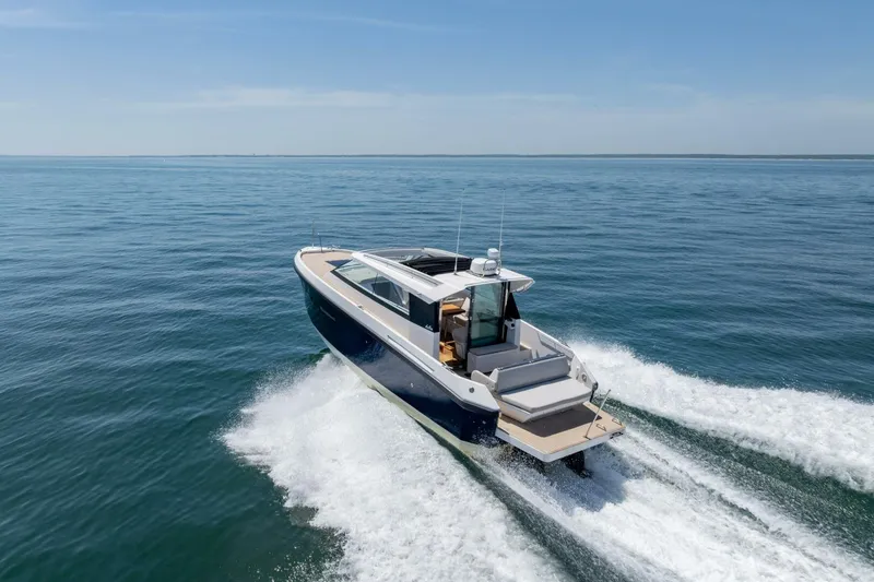 Slide: The Image of Delta 33 Coupe 2023 - 9