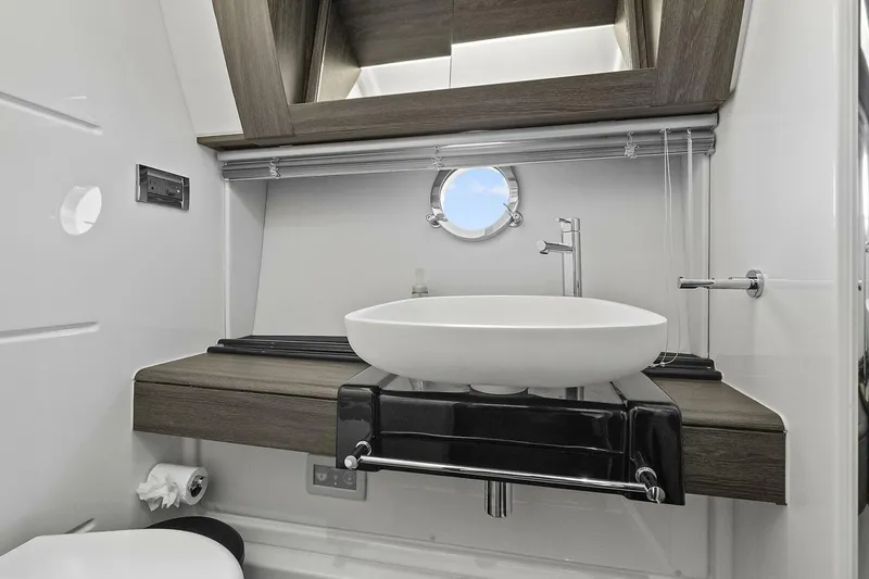 Slide: The Image of Azimut 55S 2015 - 18