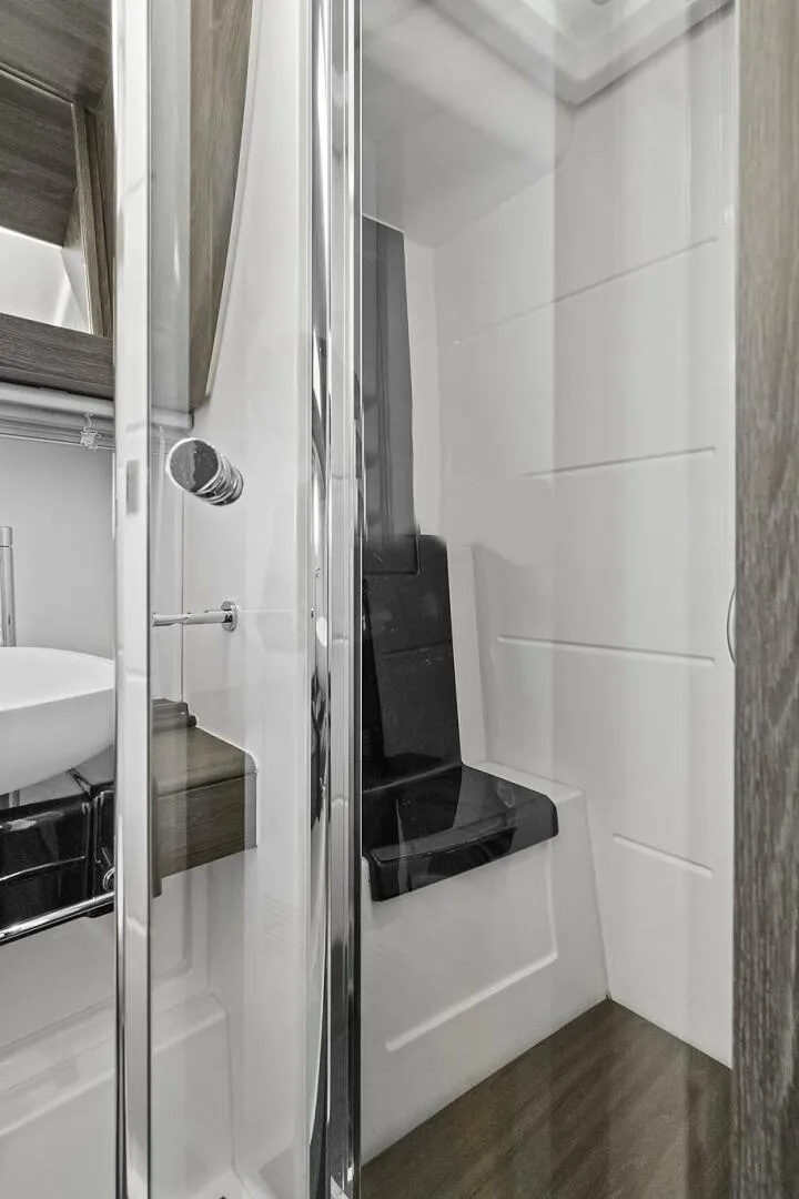 Slide: The Image of Azimut 55S 2015 - 19
