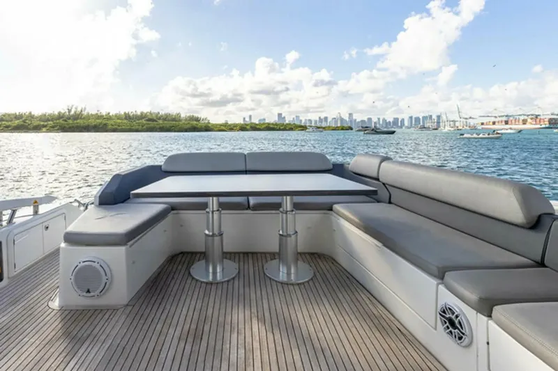 Slide: The Image of Azimut 55S 2015 - 9