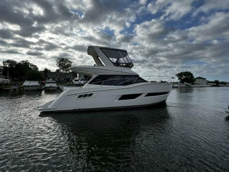 The Image of Carver Yachts C40 2020 - undefined