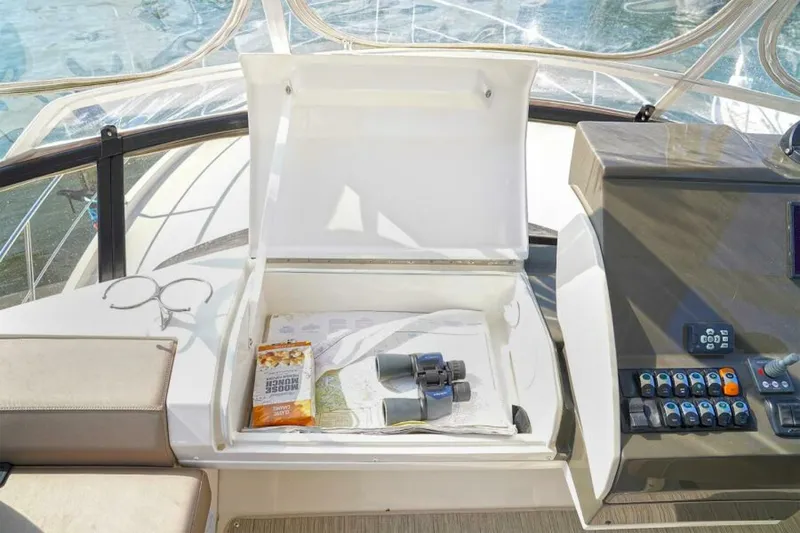 Slide: The Image of Carver Yachts C40 2020 - 11