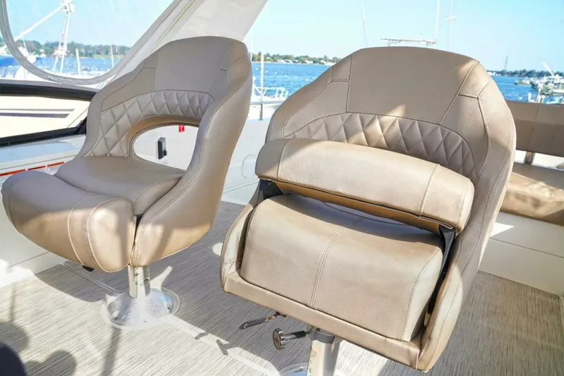 Slide: The Image of Carver Yachts C40 2020 - 4