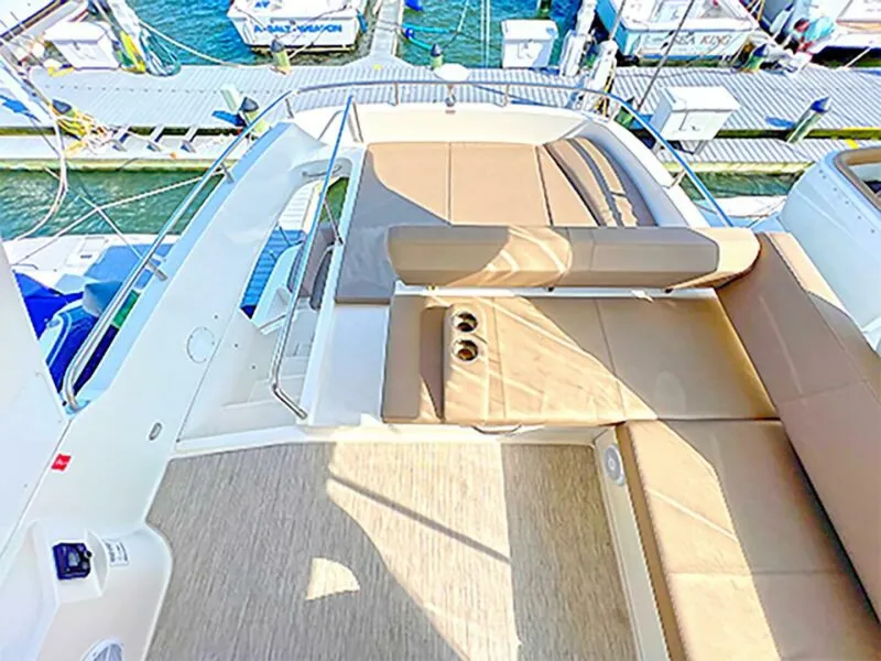 Slide: The Image of Carver Yachts C40 2020 - 9