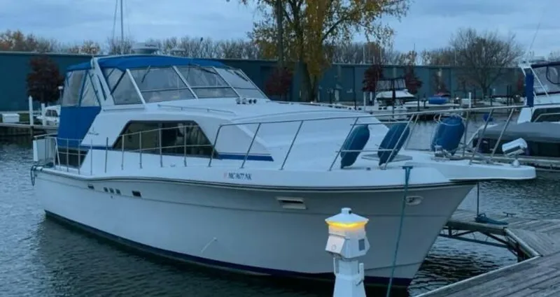 The Image of Chris-Craft 381 Catalina 1988 - 0