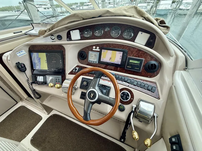 Slide: The Image of Sea Ray 480 Motor Yacht 2003 - 24