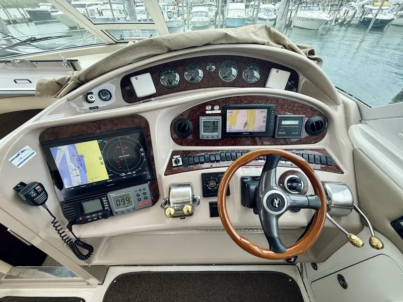 Slide: The Image of Sea Ray 480 Motor Yacht 2003 - 25