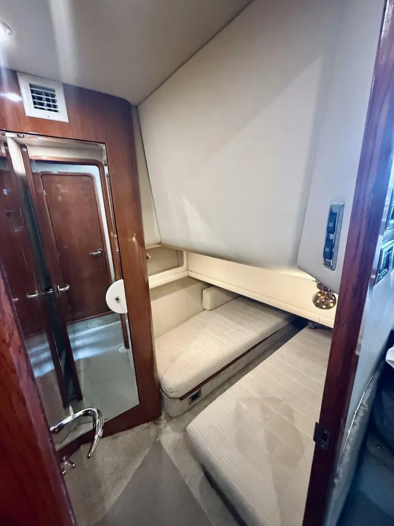 Slide: The Image of Sea Ray 480 Motor Yacht 2003 - 34