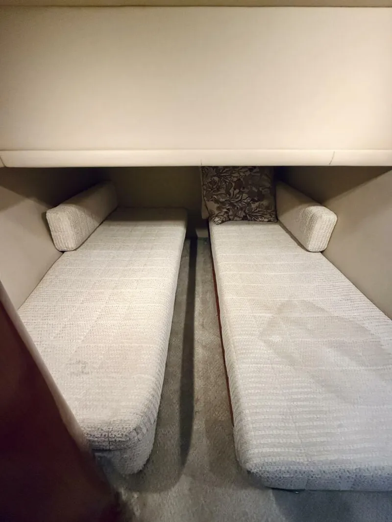 Slide: The Image of Sea Ray 480 Motor Yacht 2003 - 35