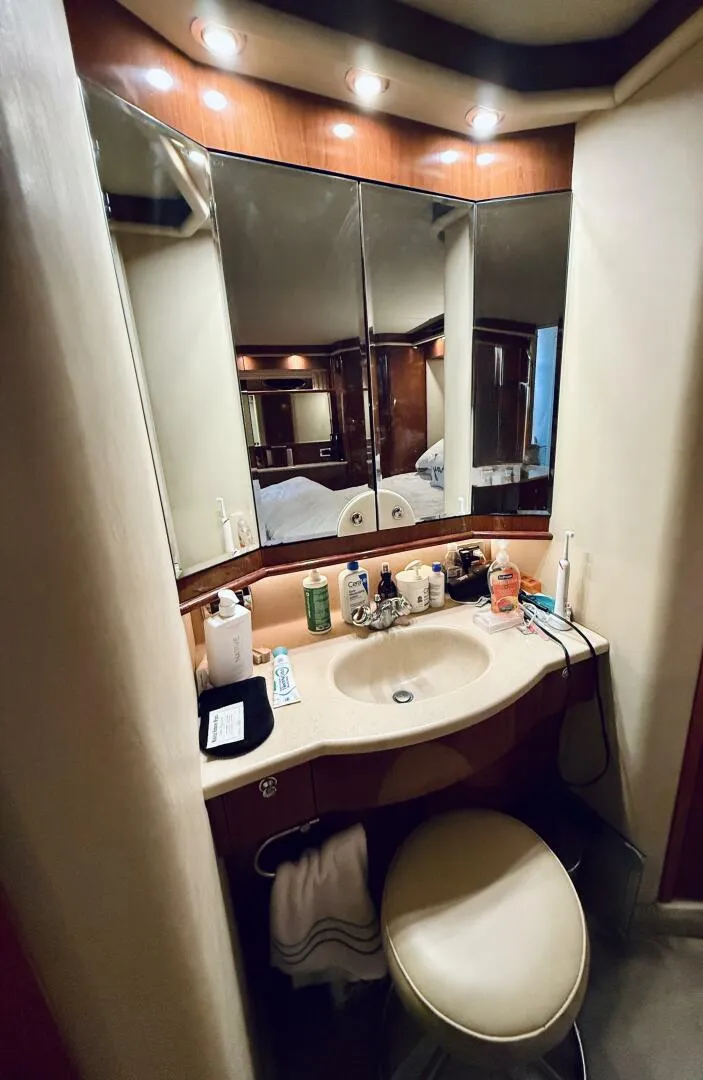 Slide: The Image of Sea Ray 480 Motor Yacht 2003 - 59