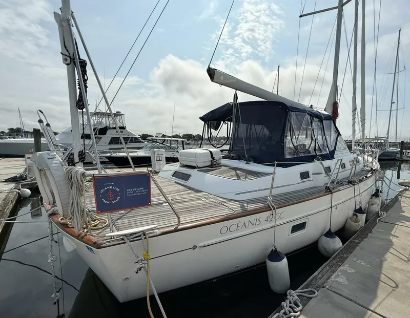 Slide: The Image of Beneteau 2003 - 10