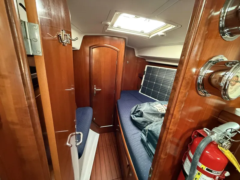 Slide: The Image of Beneteau 2003 - 24