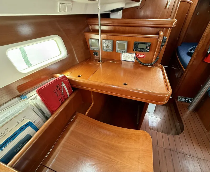 Slide: The Image of Beneteau 2003 - 32