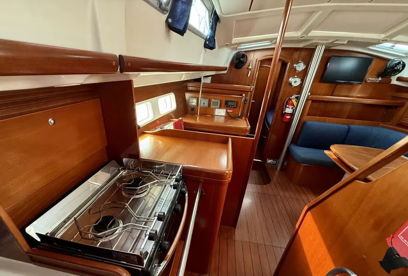 Slide: The Image of Beneteau 2003 - 33