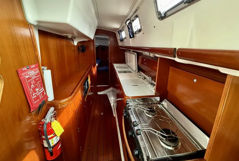 Slide: The Image of Beneteau 2003 - 34