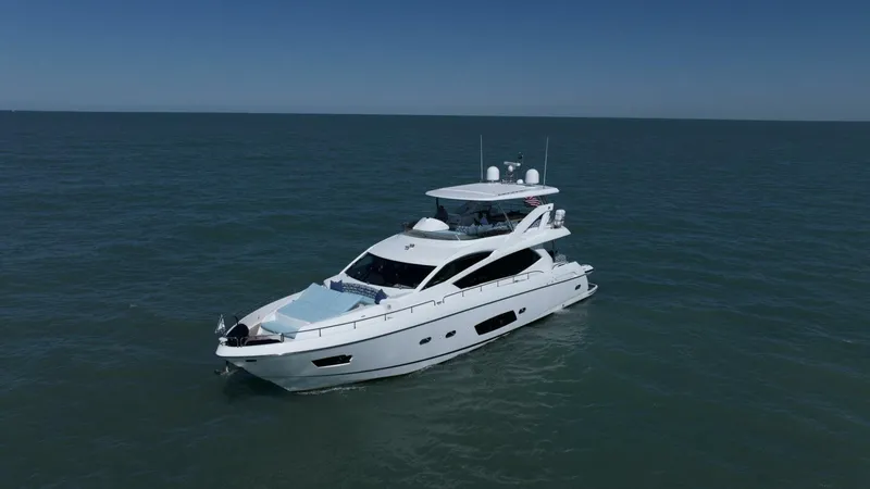 Slide: The Image of Sunseeker 73 Manhattan 2013 - 10