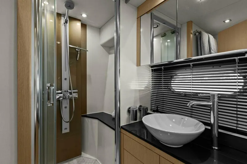 Slide: The Image of Sunseeker 73 Manhattan 2013 - 101