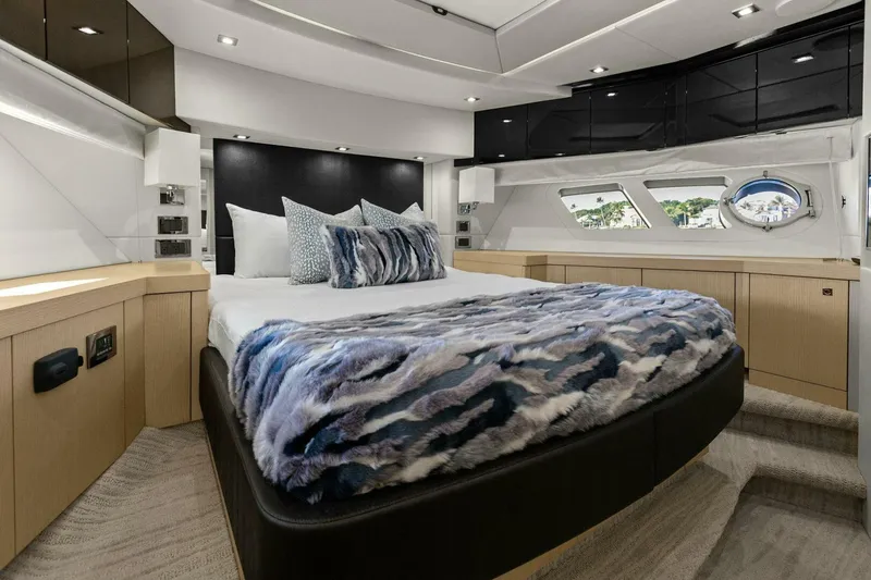 Slide: The Image of Sunseeker 73 Manhattan 2013 - 107