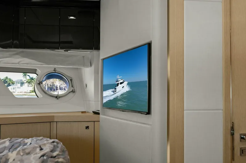 Slide: The Image of Sunseeker 73 Manhattan 2013 - 109