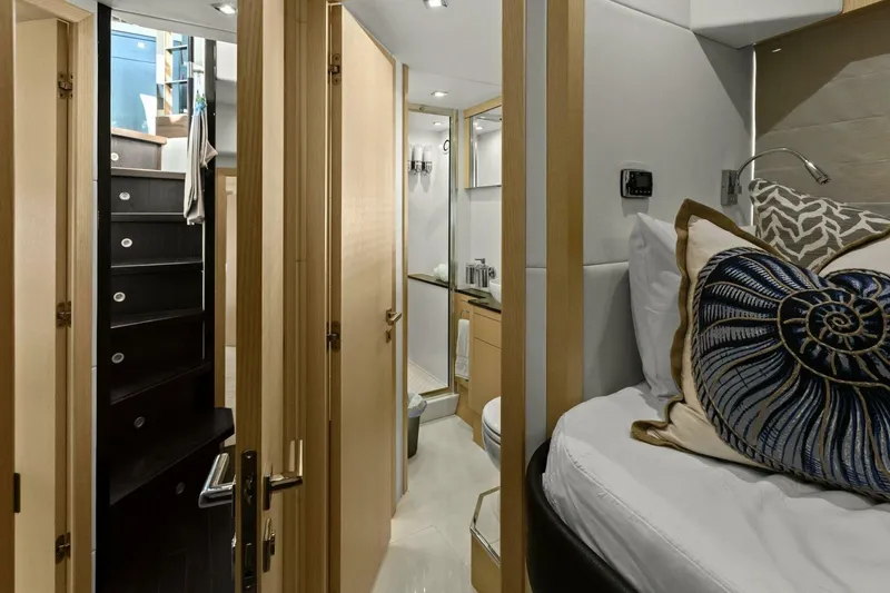 Slide: The Image of Sunseeker 73 Manhattan 2013 - 117