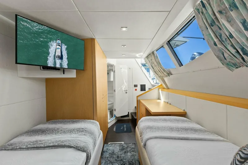 Slide: The Image of Sunseeker 73 Manhattan 2013 - 125