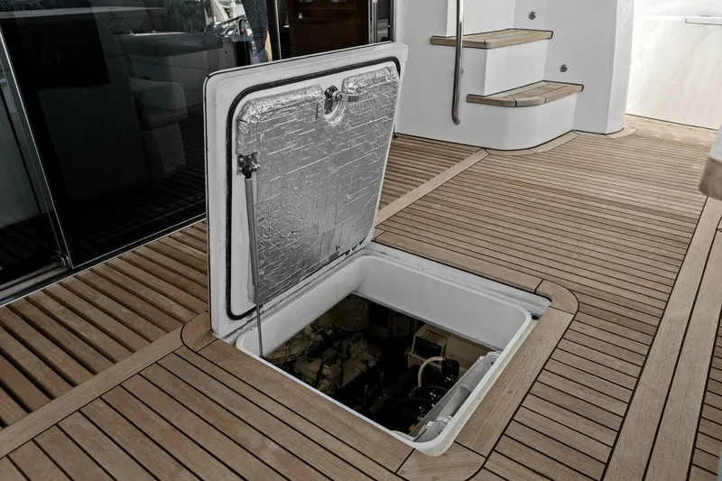 Slide: The Image of Sunseeker 73 Manhattan 2013 - 135