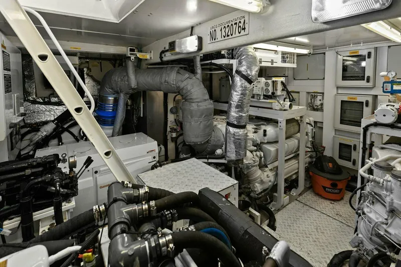 Slide: The Image of Sunseeker 73 Manhattan 2013 - 136