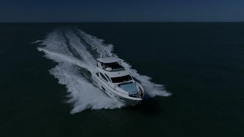 Slide: The Image of Sunseeker 73 Manhattan 2013 - 20