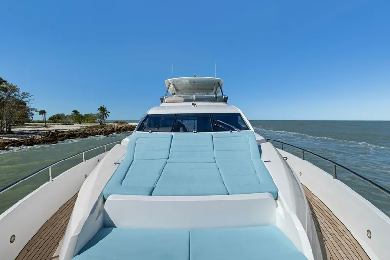 Slide: The Image of Sunseeker 73 Manhattan 2013 - 22