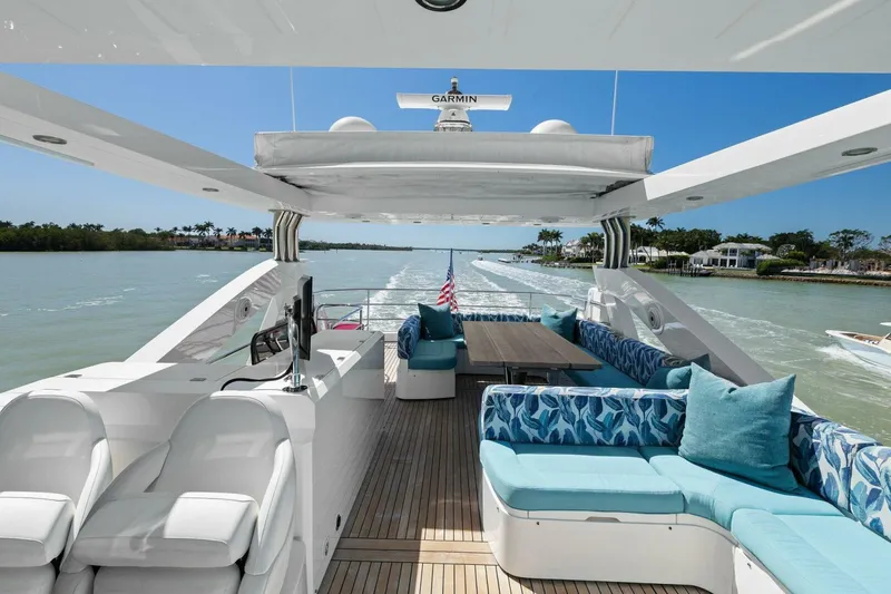Slide: The Image of Sunseeker 73 Manhattan 2013 - 39