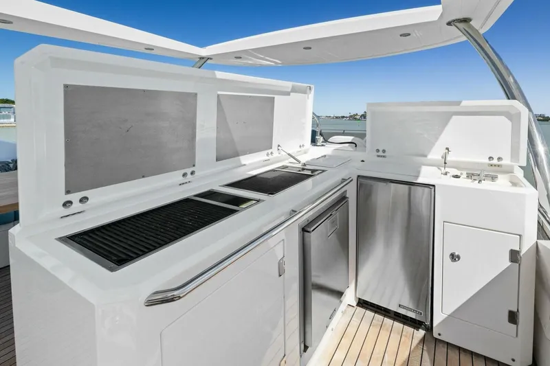 Slide: The Image of Sunseeker 73 Manhattan 2013 - 43