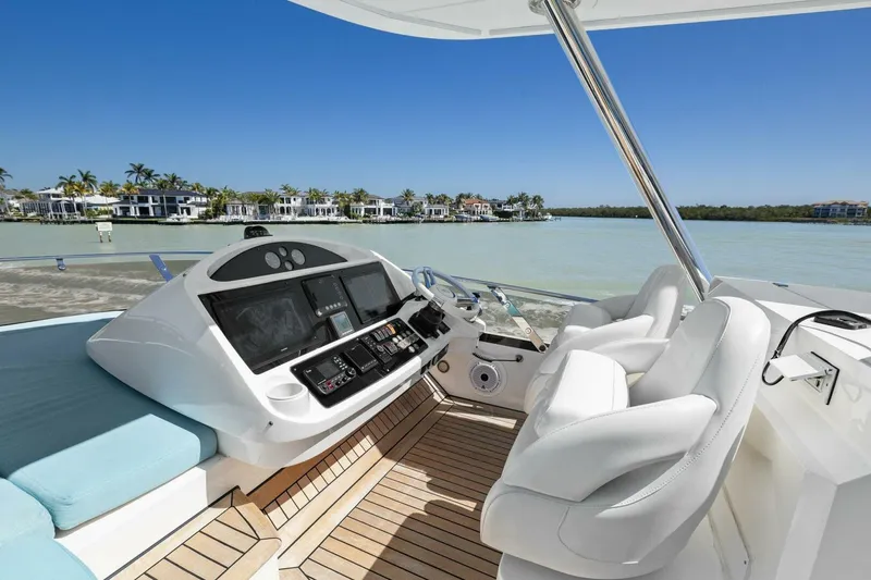 Slide: The Image of Sunseeker 73 Manhattan 2013 - 45