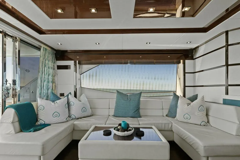 Slide: The Image of Sunseeker 73 Manhattan 2013 - 54