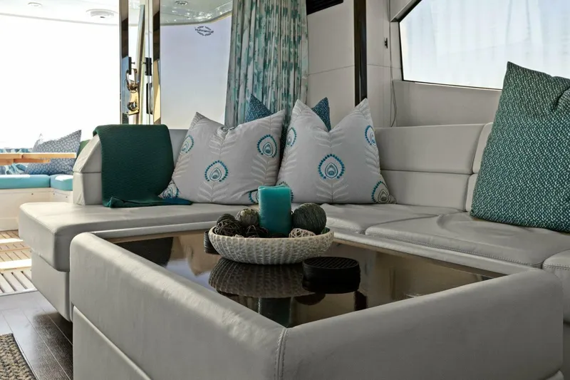 Slide: The Image of Sunseeker 73 Manhattan 2013 - 56