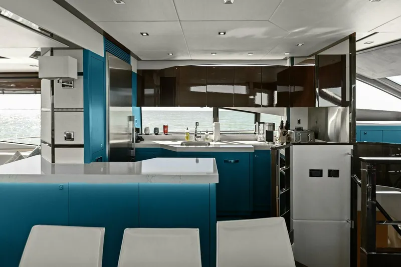 Slide: The Image of Sunseeker 73 Manhattan 2013 - 59