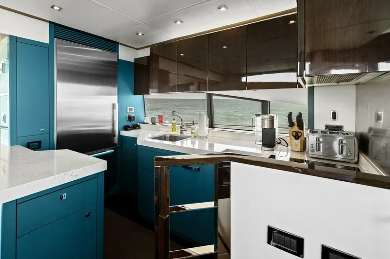Slide: The Image of Sunseeker 73 Manhattan 2013 - 62