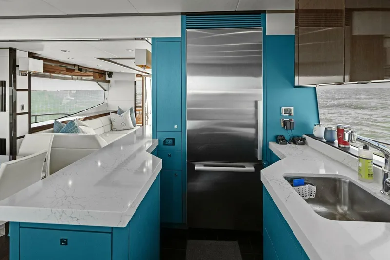 Slide: The Image of Sunseeker 73 Manhattan 2013 - 63