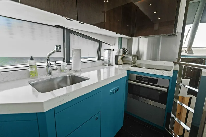 Slide: The Image of Sunseeker 73 Manhattan 2013 - 65