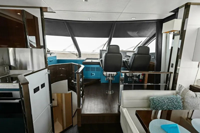 Slide: The Image of Sunseeker 73 Manhattan 2013 - 74
