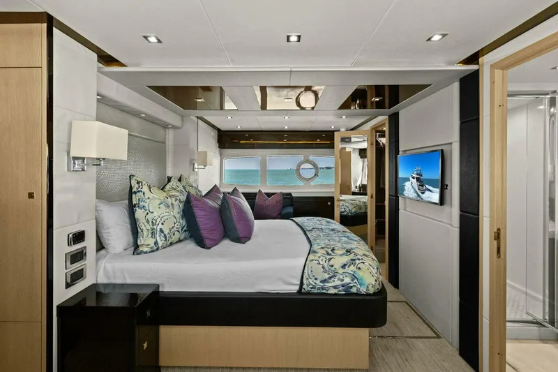Slide: The Image of Sunseeker 73 Manhattan 2013 - 78