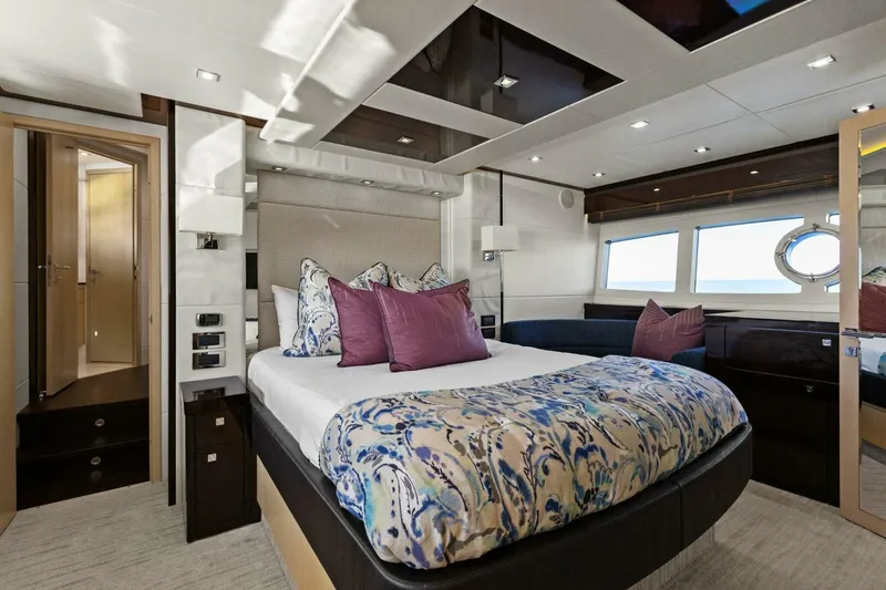 Slide: The Image of Sunseeker 73 Manhattan 2013 - 79