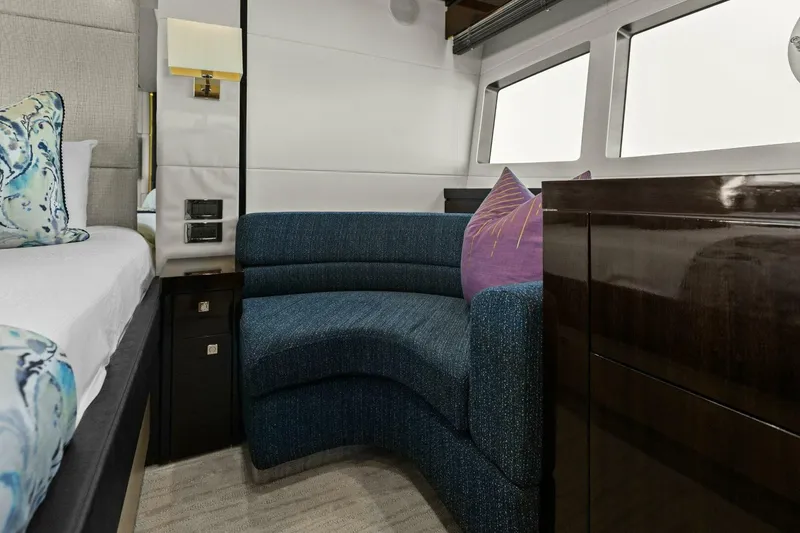 Slide: The Image of Sunseeker 73 Manhattan 2013 - 80