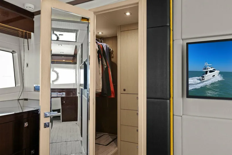 Slide: The Image of Sunseeker 73 Manhattan 2013 - 82