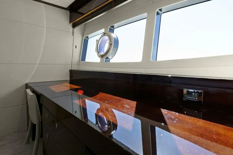 Slide: The Image of Sunseeker 73 Manhattan 2013 - 85