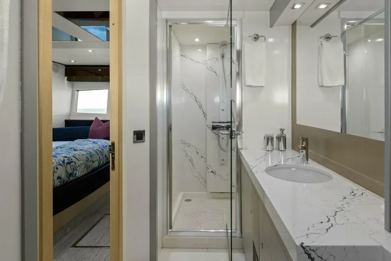 Slide: The Image of Sunseeker 73 Manhattan 2013 - 88