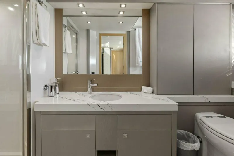 Slide: The Image of Sunseeker 73 Manhattan 2013 - 91