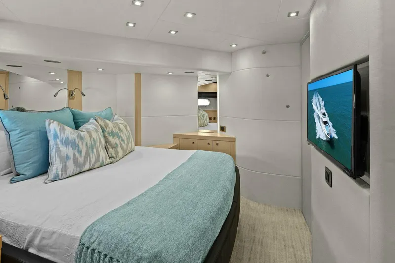Slide: The Image of Sunseeker 73 Manhattan 2013 - 97