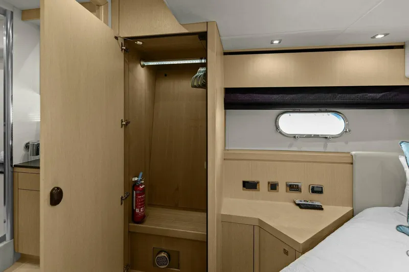 Slide: The Image of Sunseeker 73 Manhattan 2013 - 99