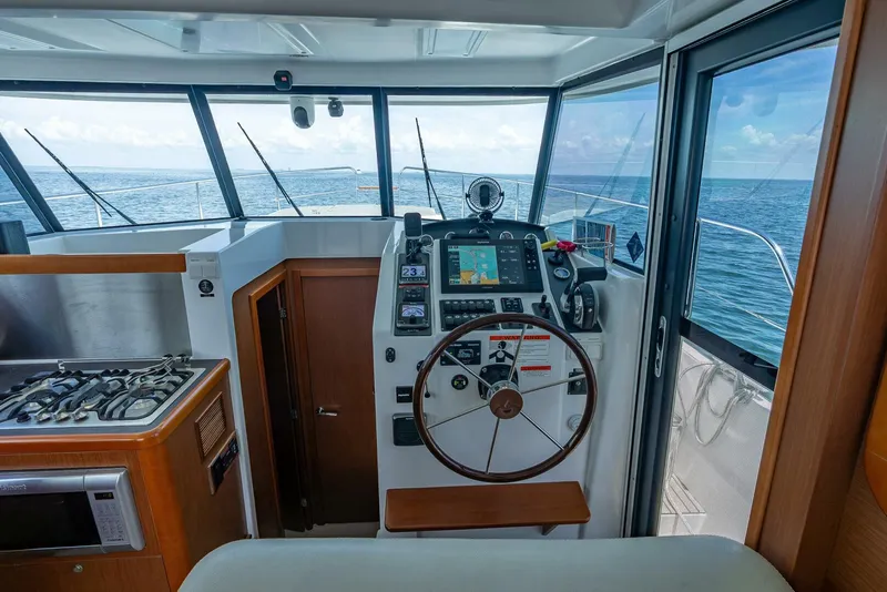 Slide: The Image of Beneteau Swift Trawler 34 2015 - 36